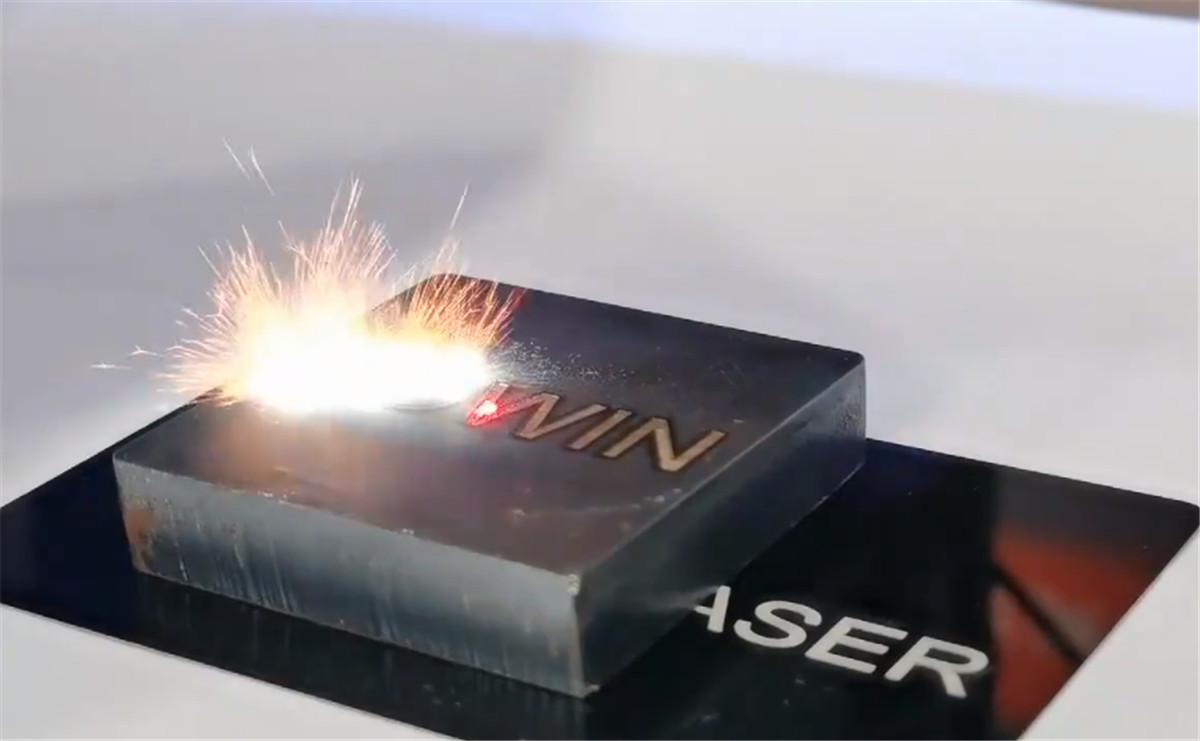 Yiziphi izinzuzo zomshini wokumaka we-Fiber laser, ongawumaka (1)