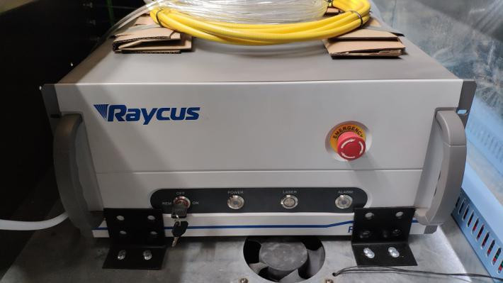 Machine de découpe laser fibre 1000W-6000W avec générateur laser Raycus ou IPG (8)