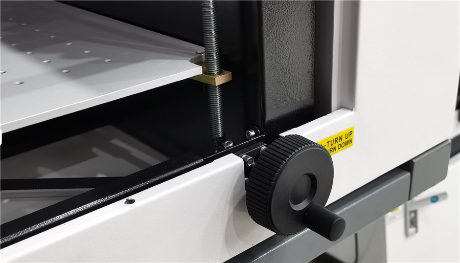 Machine de gravure laser de bureau 60W 80W pour trophée de cristal
