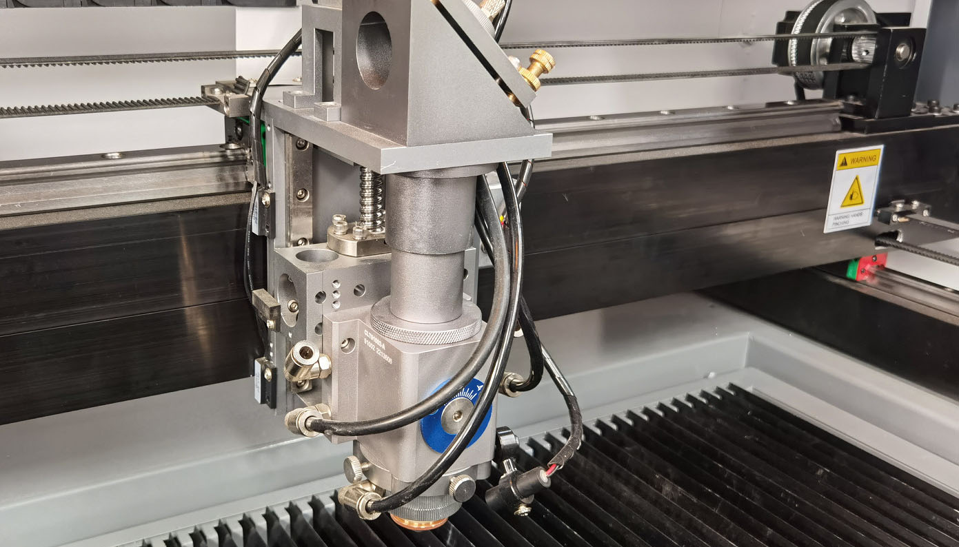 Machine de découpe laser pour mélange CO2 métal et non métal (5)