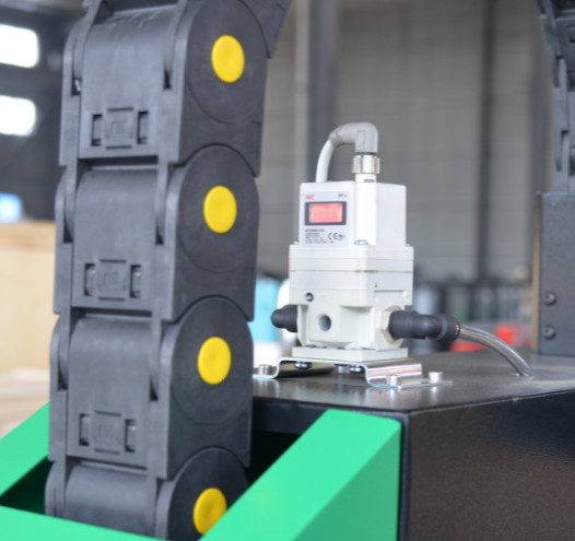 Machine de découpe laser fibre 1000W-6000W avec générateur laser Raycus ou IPG (1)
