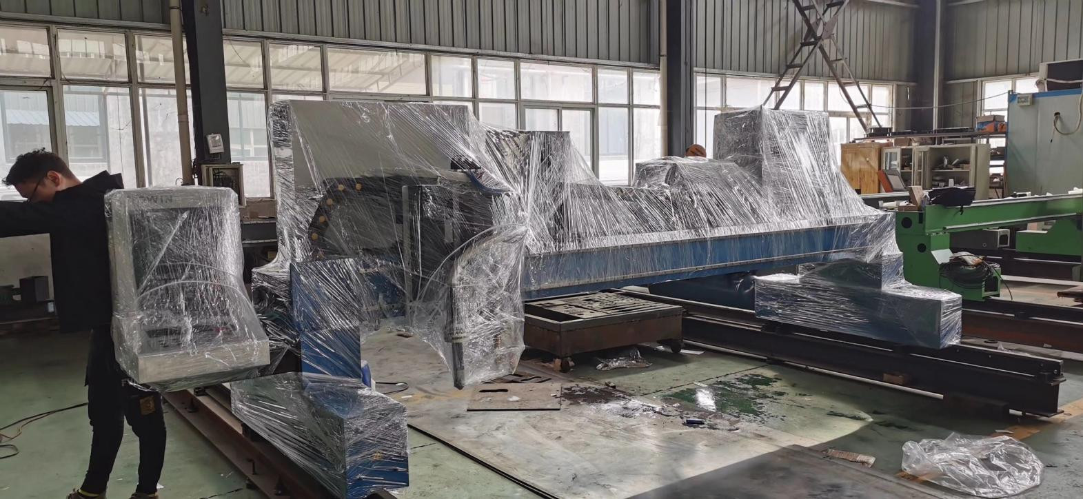 Machine de découpe plasma CNC à portique industriel de grande taille pour acier épais (7)