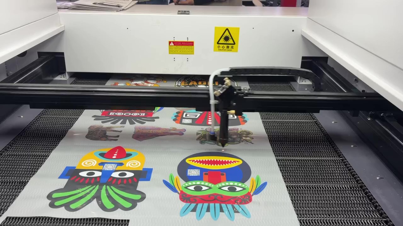 PET and TPU film laser cutter (2)