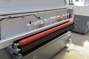 auto feeding fabric laser cutter (5)